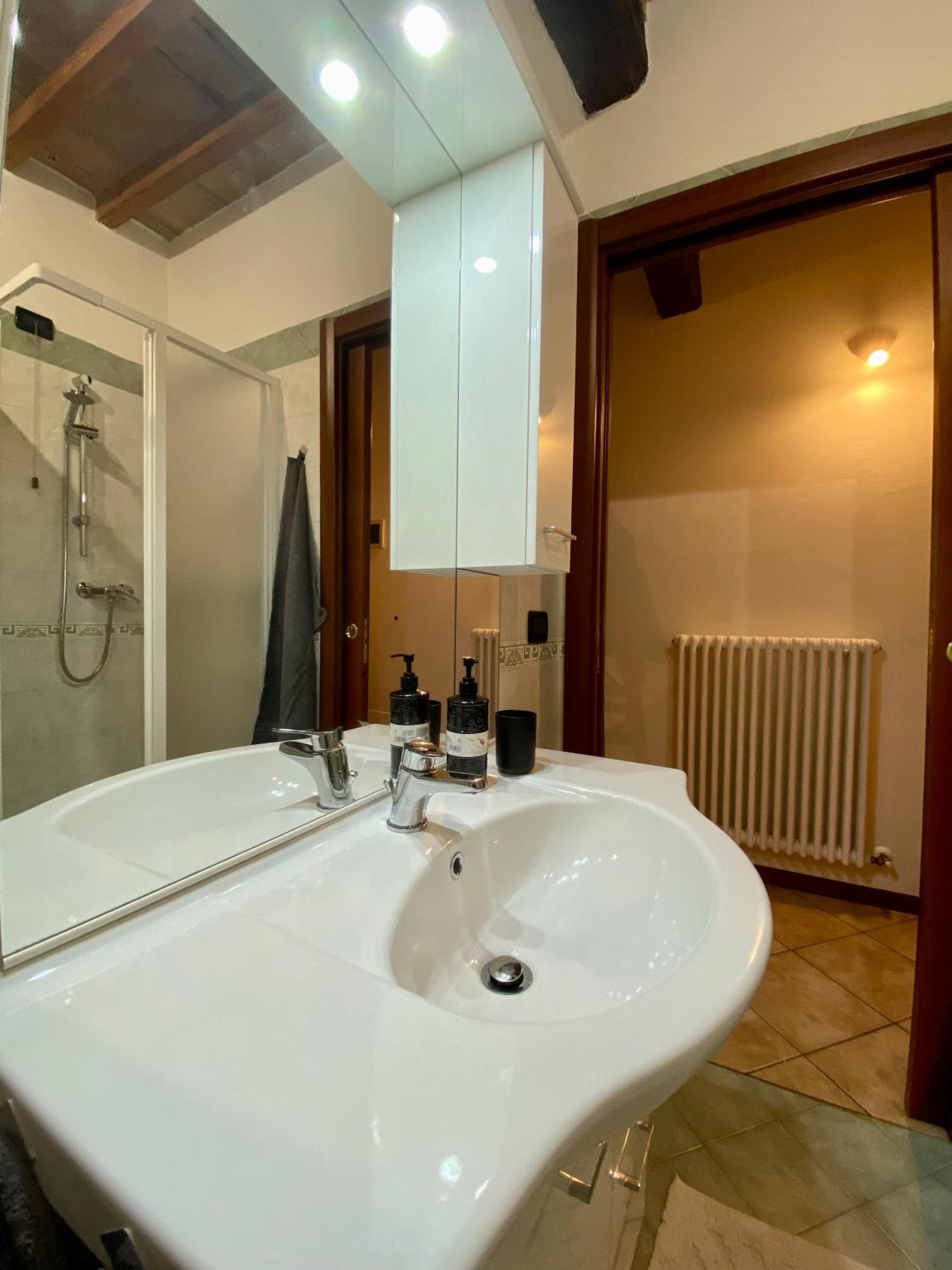 Teatro Inn - Timeless Charm Корреджио Экстерьер фото