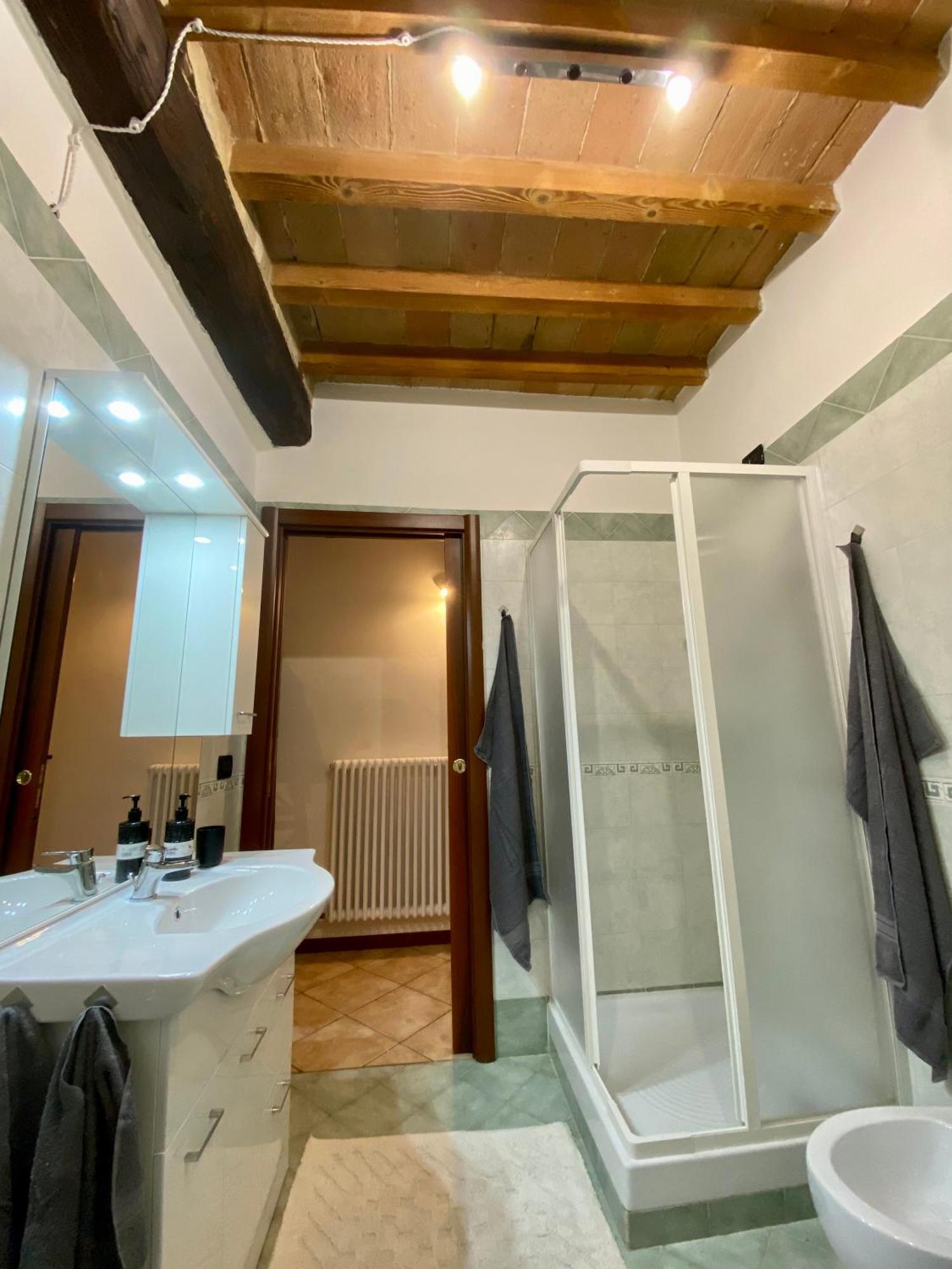 Teatro Inn - Timeless Charm Корреджио Экстерьер фото